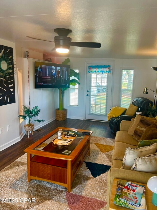 Photo - 1219 Thomas Dr