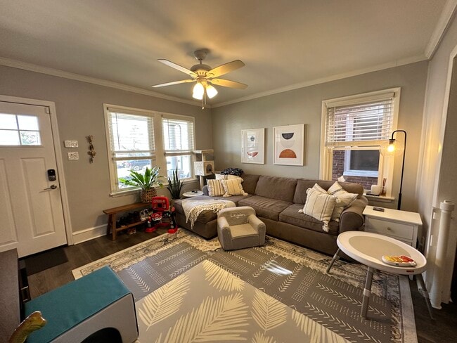 Photo - 10 W Knight Ave