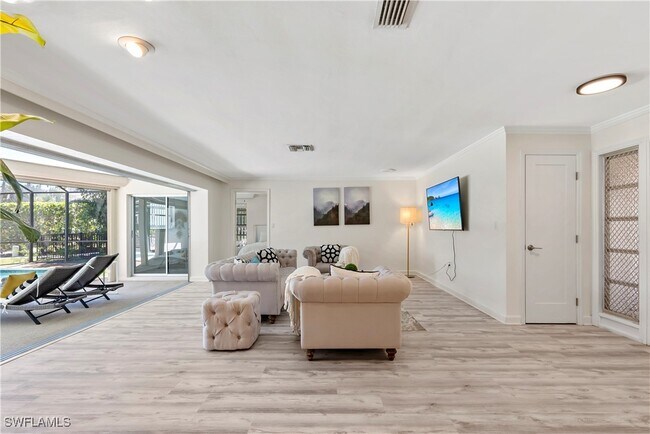 Photo - 2125 Marina Dr