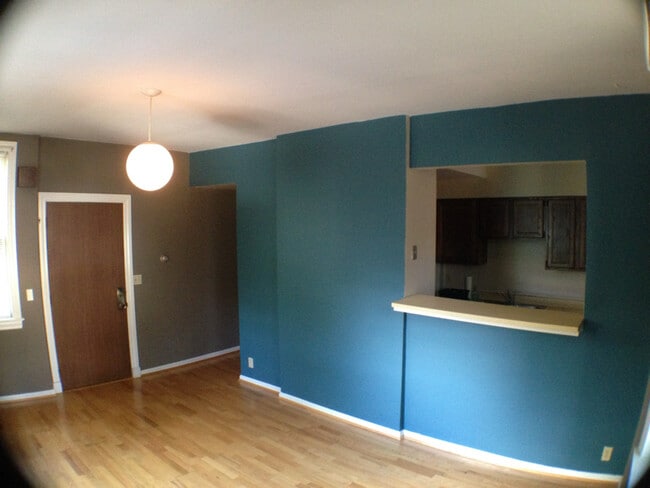 Building Photo - 8 W Hollister St