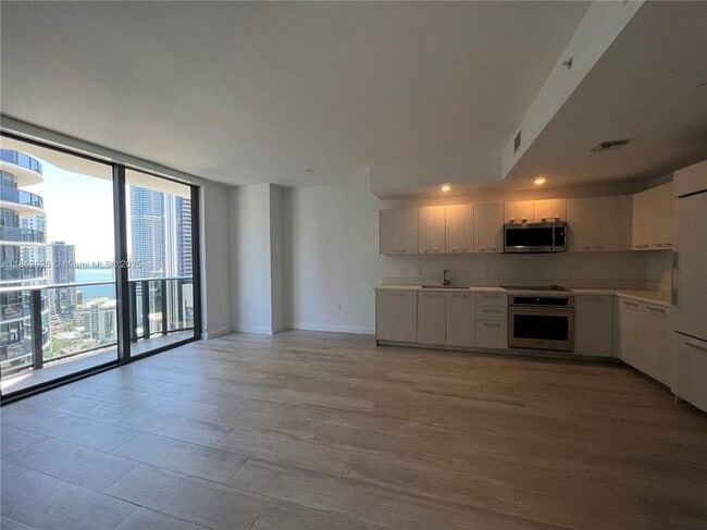 Building Photo - 55 SW 9th St Rental