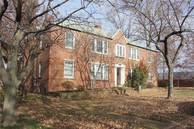 Building Photo - 6601 Alamo Ave Unit 2E