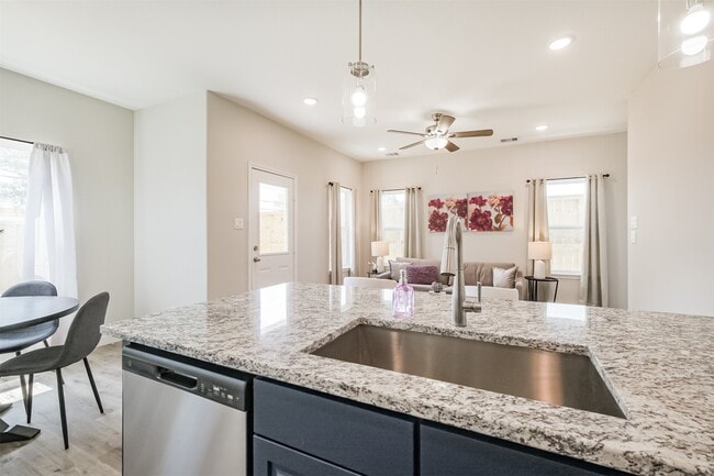 Building Photo - 14906 Eagle feather ct.