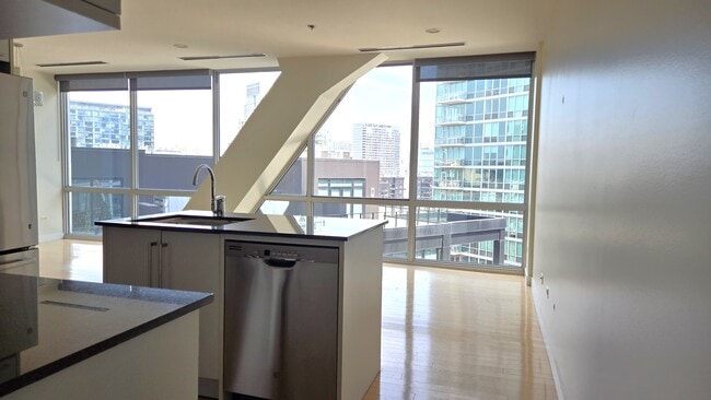 Photo - 510 W Erie St Unit 1007