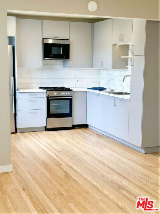 Photo - 16852 McCormick St