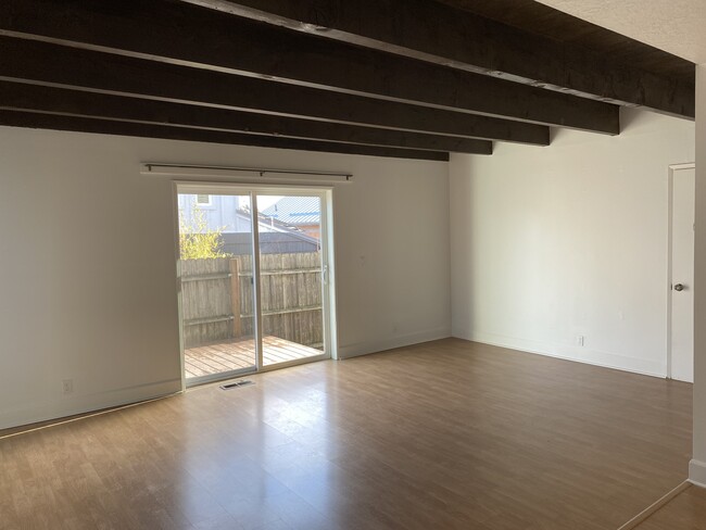 acceso al patio y al garaje - 1815 SE Harney St