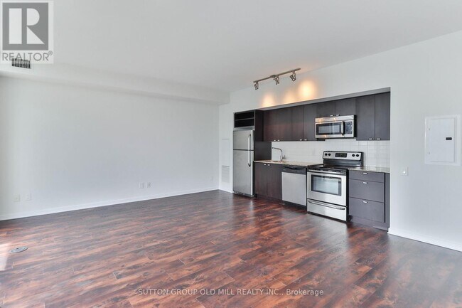 Photo - 105 The Queensway Unité 2516