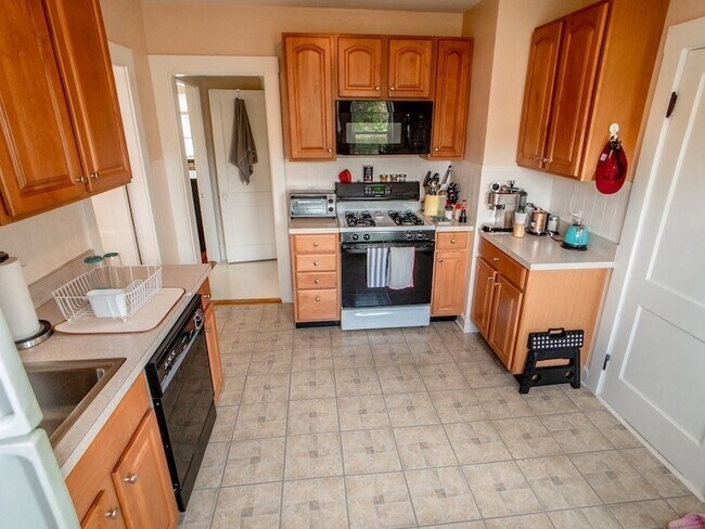 Photo - 21 Bradwood St Unit 1