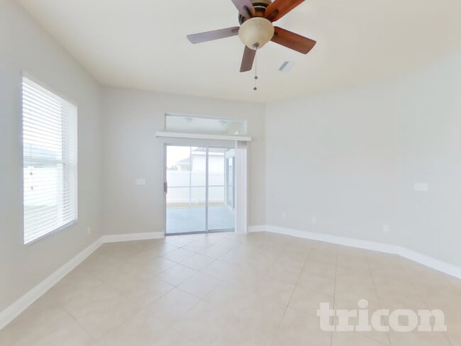 Photo - 30656 Palmerston Pl