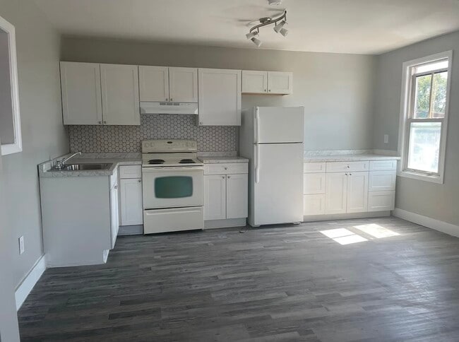 Photo - 446 Walnut St Unit B
