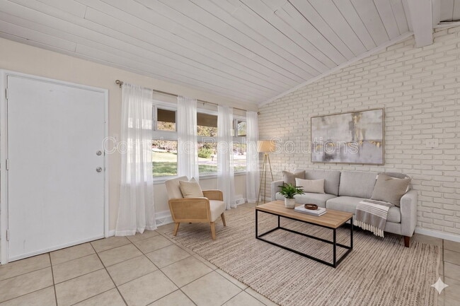 Photo - 62 Capitol Hill Dr