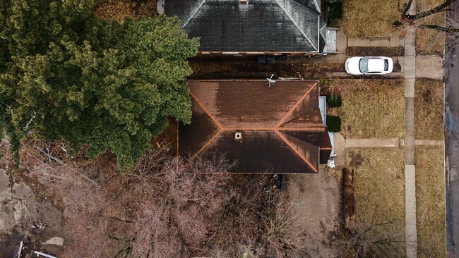 Photo - 18732 Salem Unit 2 - Upper - V 4/30/24 (T)