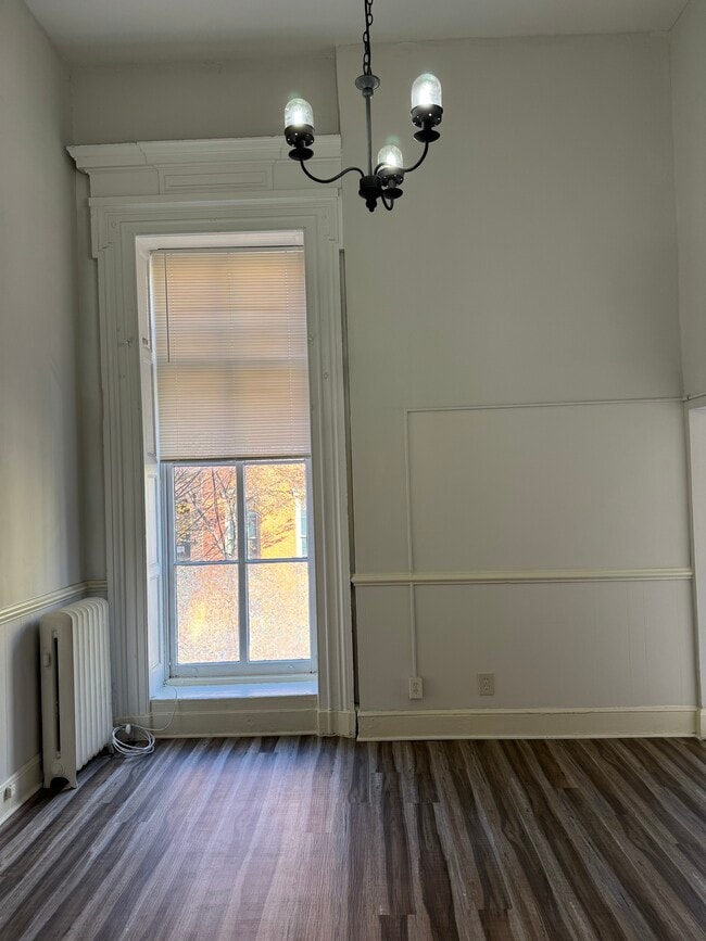 1M - 28 E Mount Vernon Pl Unit 4