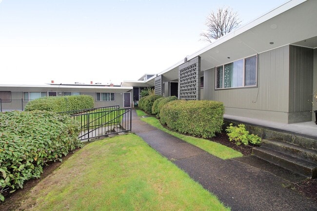 Photo - 3200-3236 SW Marigold St Unidad e03f022b-efbe-11ef-a954-0ef659e2e2b7