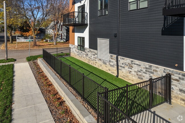 Pet Park - Midtown Lofts - NOW OPEN!