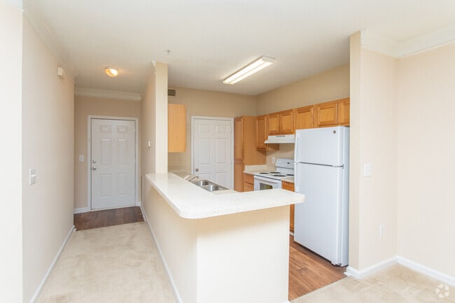 3BR, 2BA - 1350SF