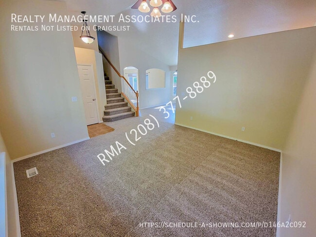 Photo - 569 E Heritage Park St