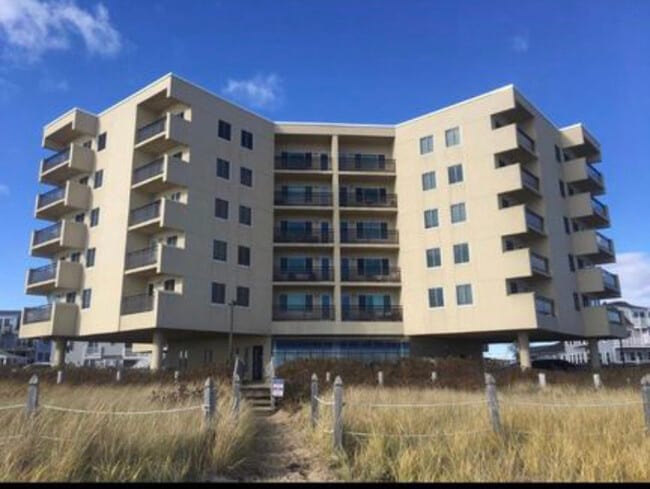 Building Photo - 1 Cleaves St Unit 607