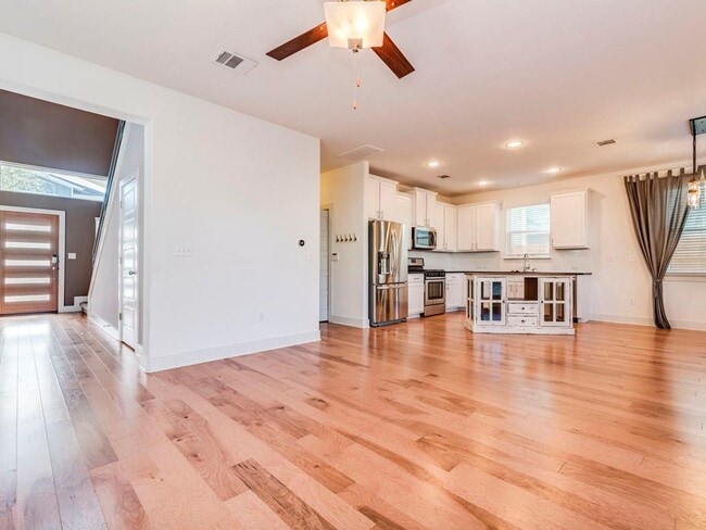 Photo - 2208 Capulet St