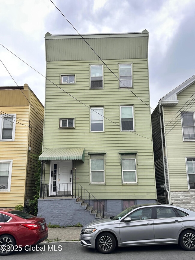 Building Photo - 129 Main St Unit 1 Rental