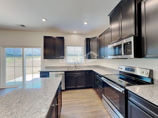 Photo - 652 Hamilton Park Dr