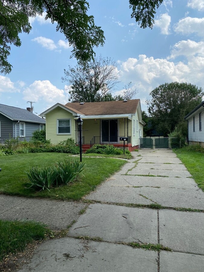 Photo - 1580 Shevlin St