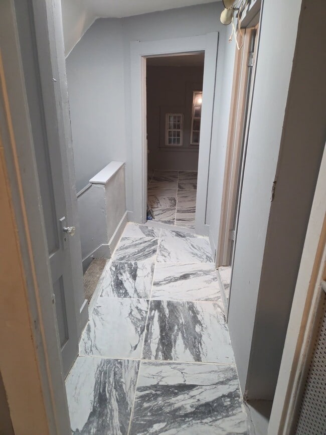 31 Frederick St Unit 2