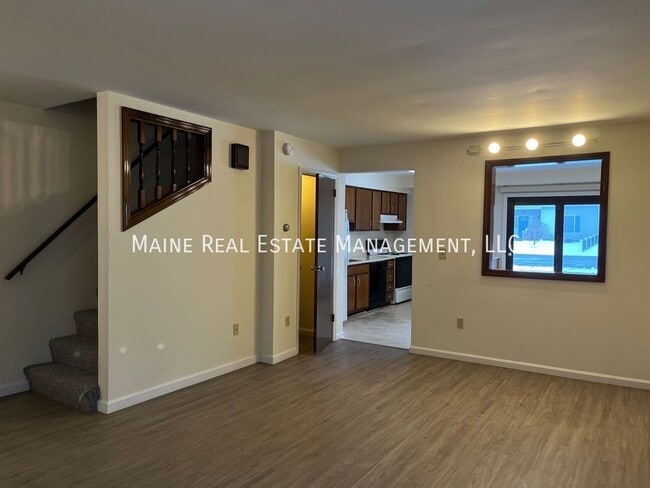 Building Photo - 15 Burleigh Rd Unit 4 Rental