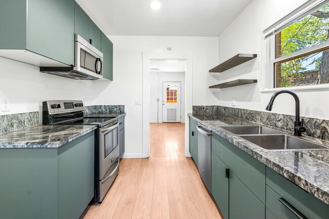 Photo - 527 Mill St