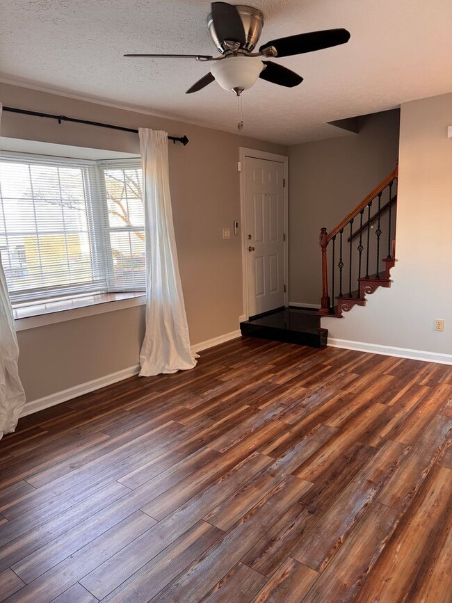 Photo - 3 Bedroom || 2.5 Bathroom - Townhome