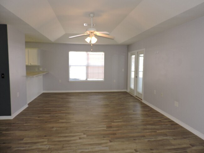 Photo - Easy access to Whiting Field & Pensacola!