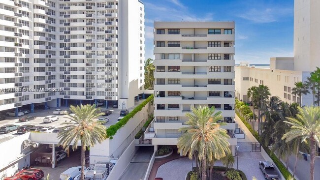 Photo - 1621 Collins Ave Condo Unit 707