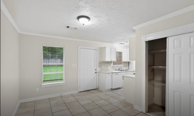 Photo - 4003 W Lake Rd