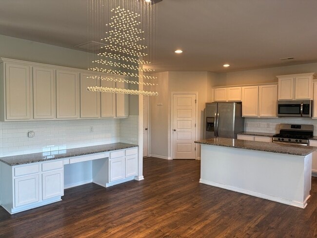 Photo - 407 Lakemont Dr