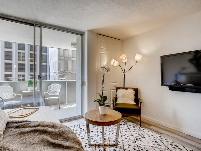 Photo - 909 N Logan St Unit 4D
