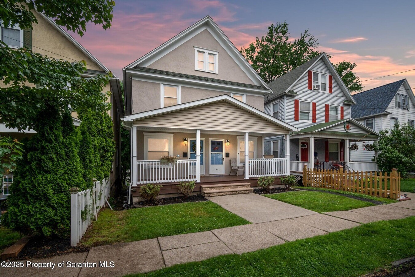 Photo - 2215 Capouse Ave