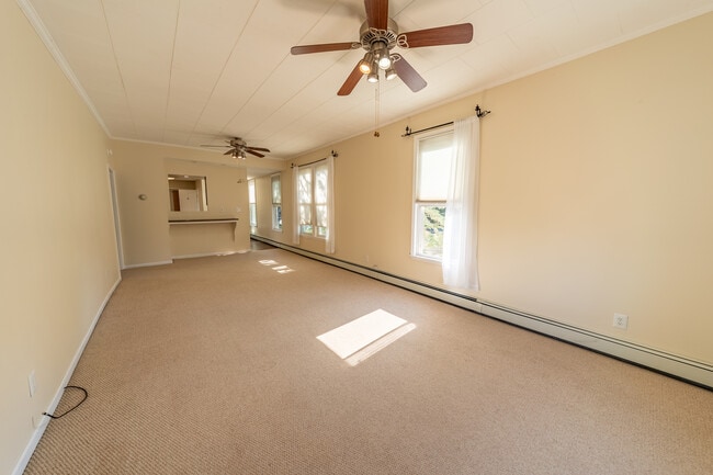 Building Photo - 617 Broadway Unit 2 Rental