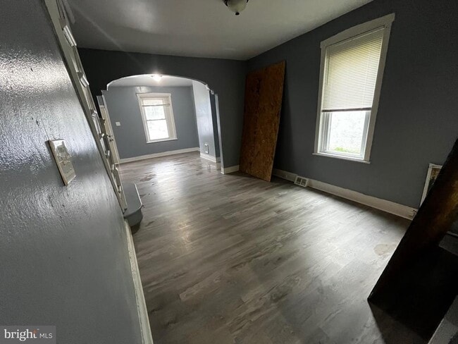 Photo - 7129 Yocum St