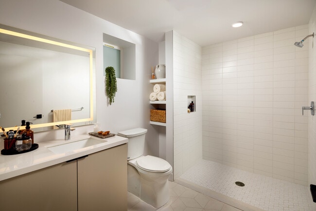 Baño privado en unidad compartida de 5 habitaciones