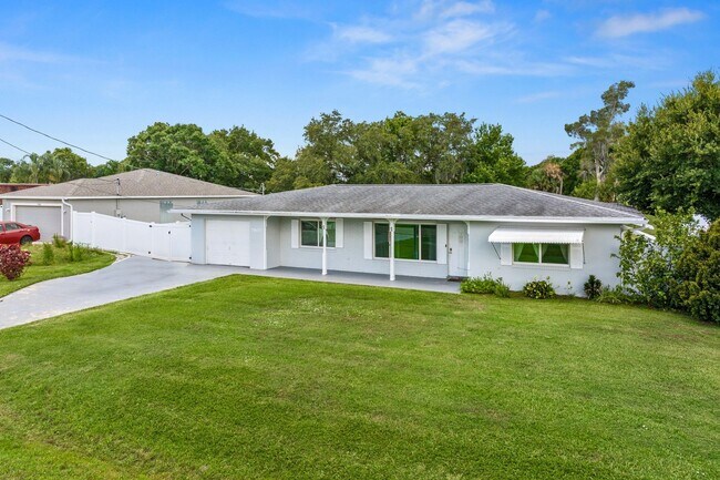 Photo - 7907 Sebastian Rd