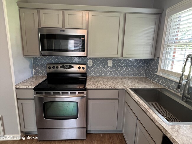 Photo - 2307 Medford Ln