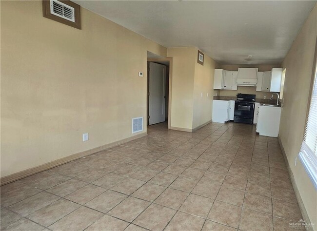 Photo - 900 N Mike Chapa Rd Apartment