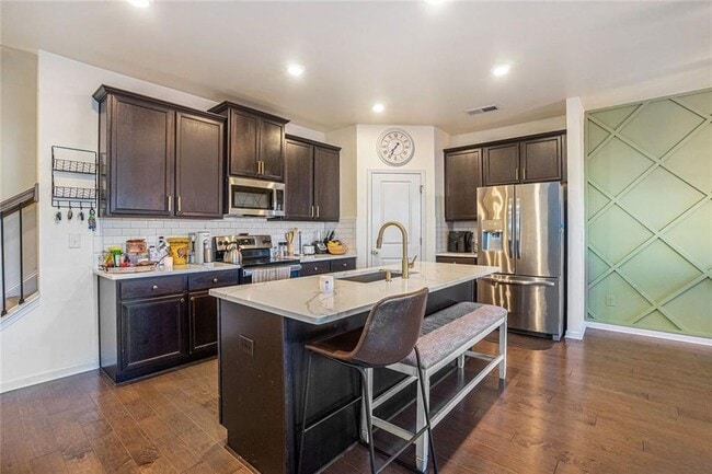 Photo - 5526 Donerail St