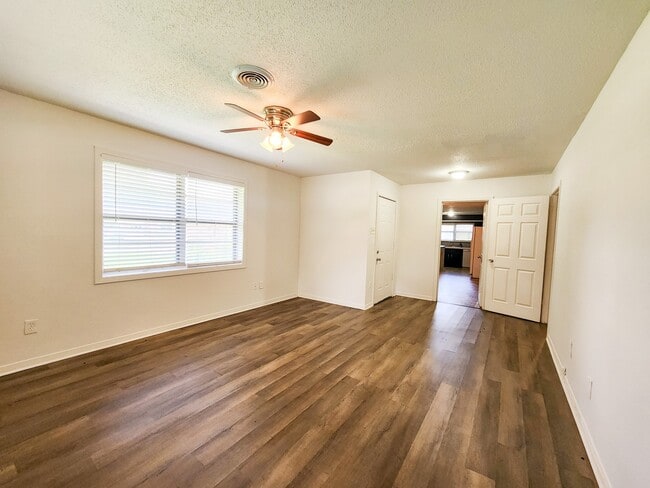 Photo - 1307 Dwinnell St