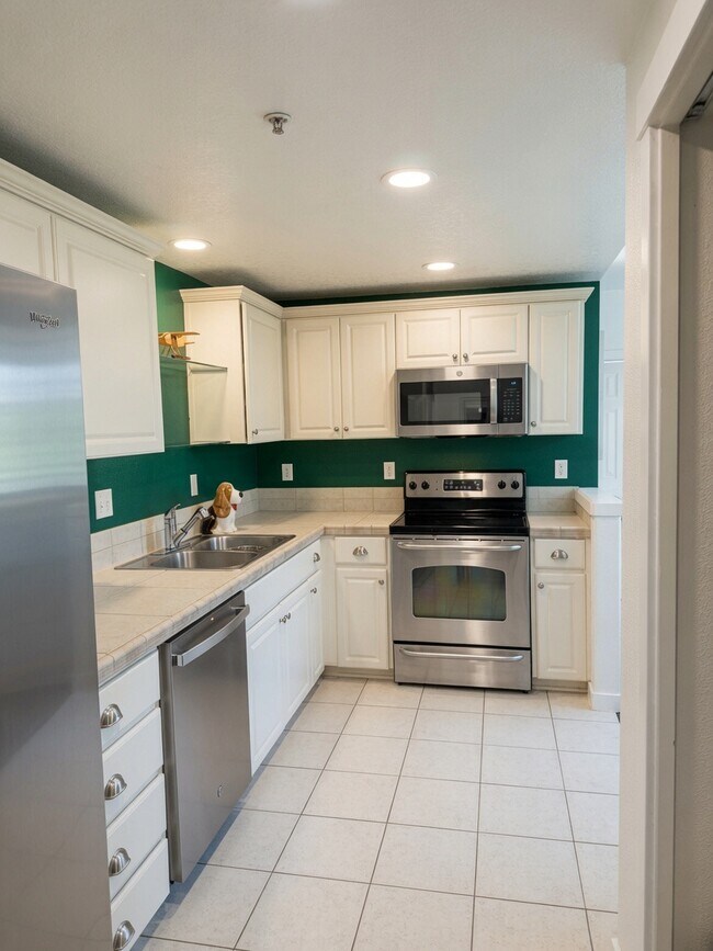 Photo - 774 NE Adwick Dr Unit 774 NE Adwick Dr