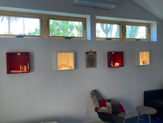 Photo - 3649 Grand View Blvd Unit Artsy Studio