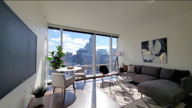 Building Photo - 113 W Wacker Dr Unit 270
