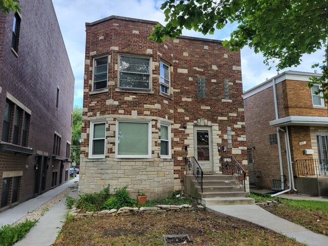 Photo - 6221 N Albany Ave Apartment Unit 2