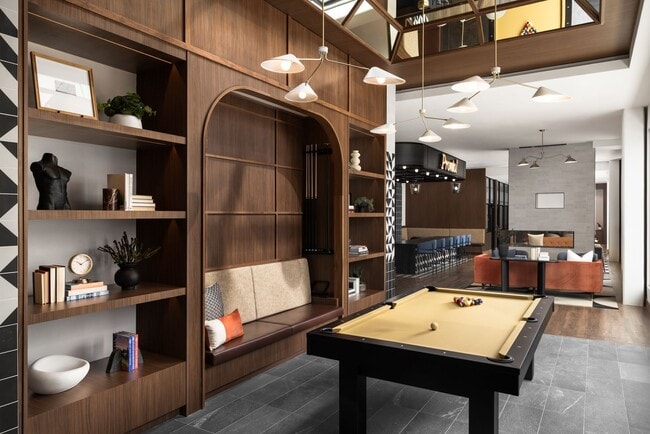 Photo - akin Tennyson