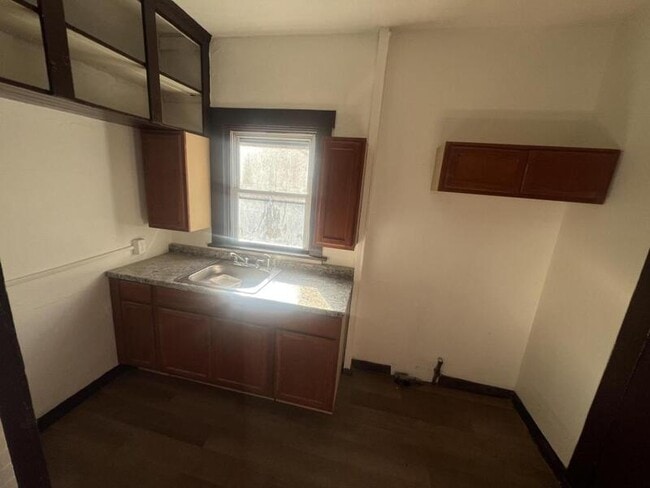 Photo - 213 Flint St